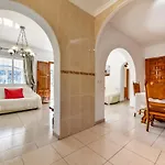 Guzman - Alba Villa
